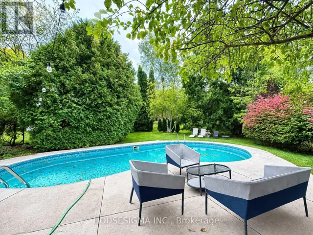 335 LEES LANE, Oakville (WO West), Ontario L6L4S4