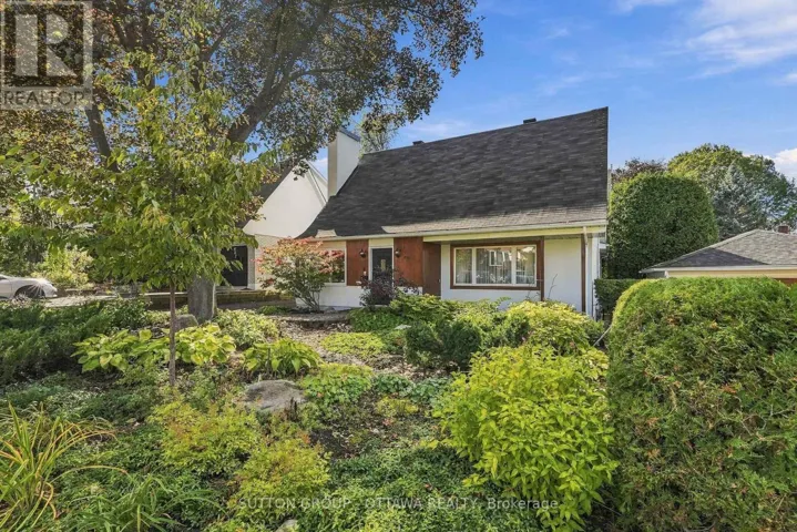 556 WESTMINSTER AVENUE NW, Ottawa, Ontario K2A2V3