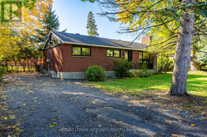 2408 DRURY LANE, Ottawa, Ontario K2C1G5
