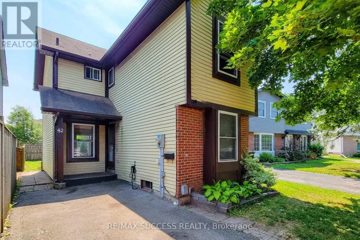 42 ENFIELD CRESCENT, Brantford, Ontario N3P1B2
