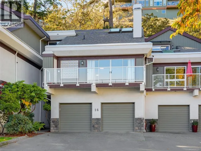 16 1063 Valewood Trail, Saanich, British Columbia V8X5G5