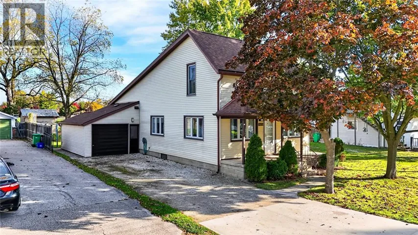 4076 FLORENCE AVENUE, Petrolia, Ontario N0N1R0