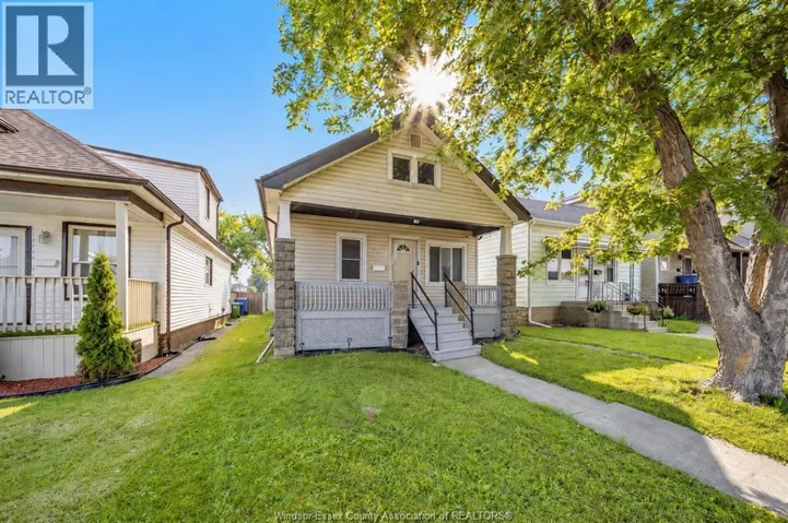 1560 LILLIAN AVENUE, Windsor, Ontario N8X4A8