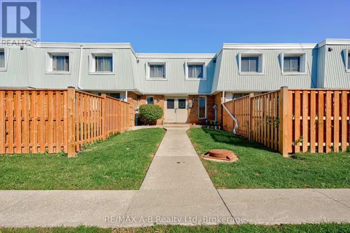 7 - 300 TRAYNOR AVENUE, Kitchener, Ontario N2C2J1