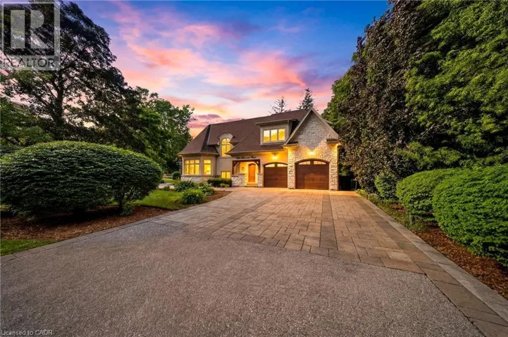 1098 LAKESHORE Road W, Oakville, Ontario L6L1E9