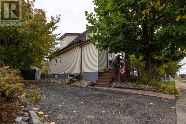 226 BALMORAL STREET, Thunder Bay (McKeller Park), Ontario P7C4J8