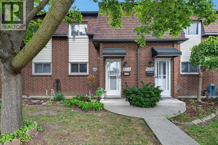 6430 THORNBERRY, Windsor, Ontario N8T2W9