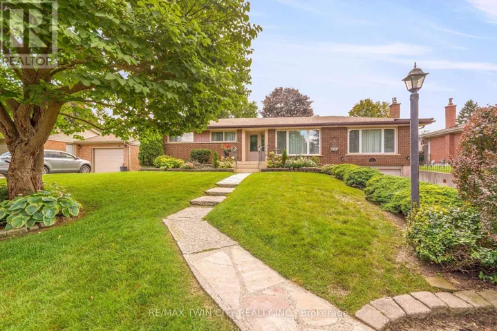 25 BRIER CRESCENT, Brantford, Ontario N3R3M5