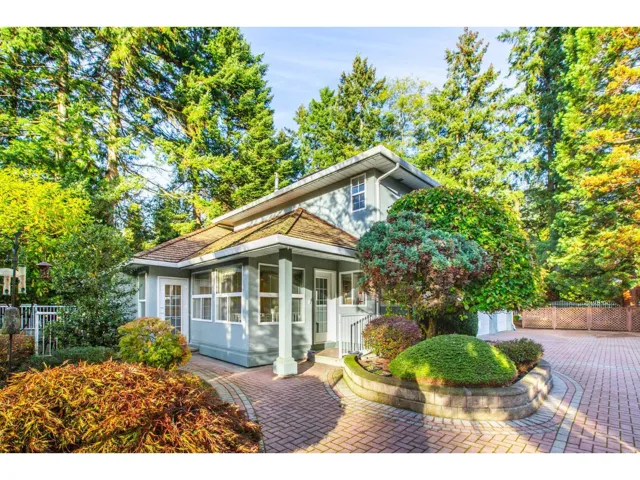 2567 140 STREET, Surrey, British Columbia V4P2L9