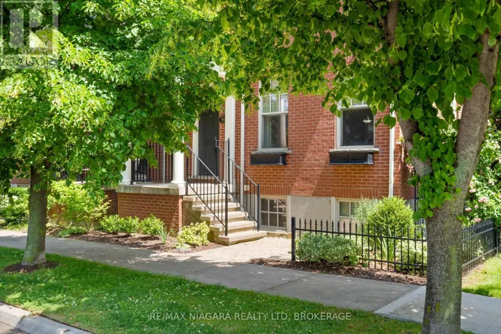 96 GARRISON VILLAGE DRIVE, Niagara-on-the-Lake (Town), Ontario L0S1J0