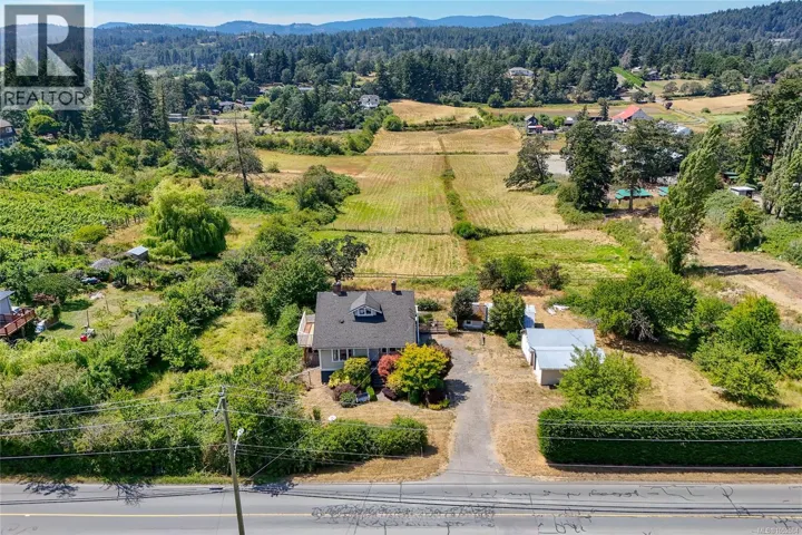 4014 Holland Ave, Saanich, British Columbia V8Z5K1
