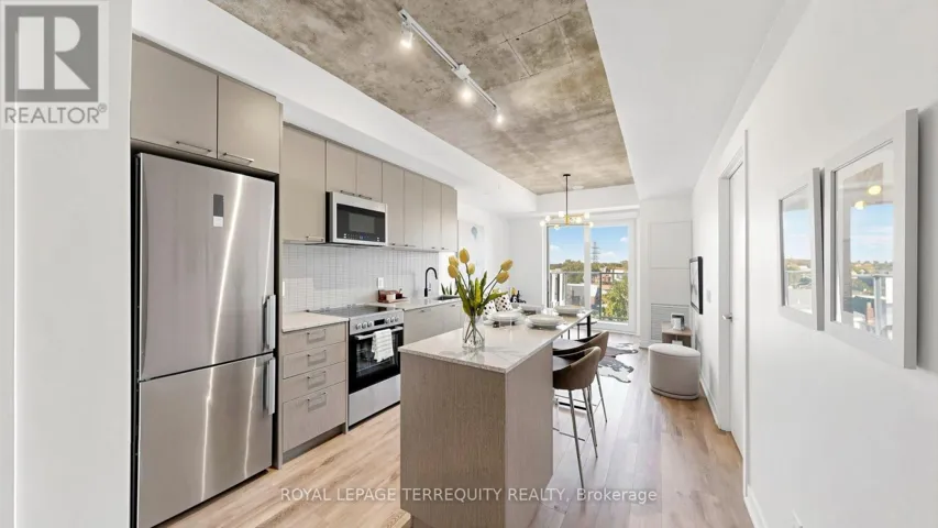 417 - 1808 ST CLAIR AVENUE W, Toronto (Weston-Pellam Park), Ontario M6N0C1
