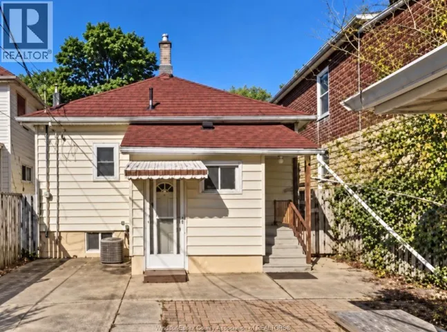 1352 LINCOLN, Windsor, Ontario N8Y2J1