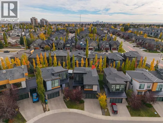 18 West Point Mews SW, Calgary, Alberta T3H0X4