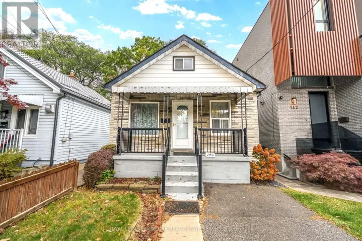 140 BARKER AVENUE, Toronto (Woodbine-Lumsden), Ontario M4C2P1
