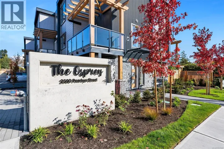 2 2590 Penrhyn St, Saanich, British Columbia V8N1G3