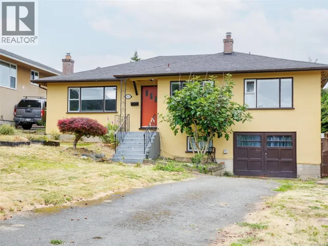 915 Inskip St, Esquimalt, British Columbia V9A4J6