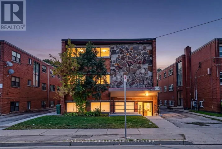 1254 FENNELL AVENUE E, Hamilton (Huntington), Ontario L8T1T4