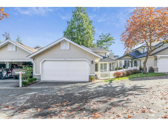 49 6488 168 STREET, Surrey, British Columbia V3S8Z1