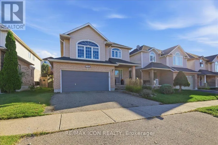 382 MOUNTAIN LAUREL CRESCENT, Kitchener, Ontario N2E4B4