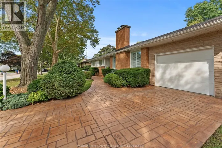 730 Champlain DRIVE, Windsor, Ontario N9E1M5