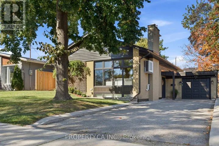 67 ROSSBURN DRIVE, Toronto (Etobicoke West Mall), Ontario M9C2P9