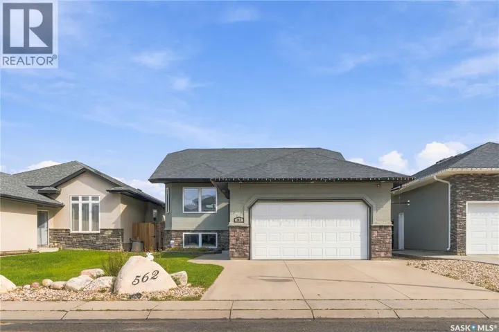 562 Remple MANOR, Saskatoon, Saskatchewan S7T0J4