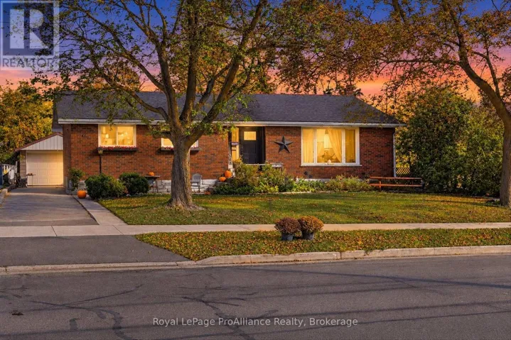 854 BARNARDO AVENUE, Peterborough (Northcrest Ward 5), Ontario K9H5V9