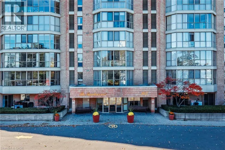 265 WESTCOURT Place Unit# 202, Waterloo, Ontario N2L6E4