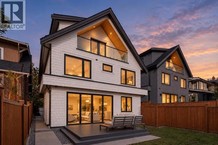 2 2138 W 48TH AVENUE, Vancouver, British Columbia V6M2P5