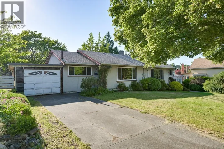 2550/2552 Belmont Ave, Victoria, British Columbia V8R4A4