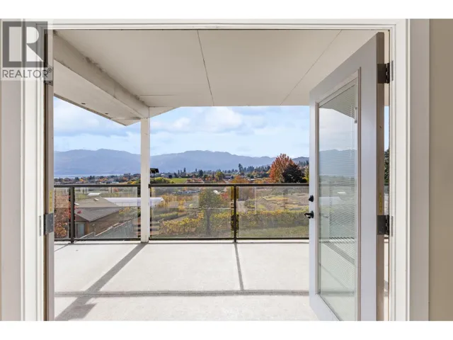 2582 Neufeld Crescent, West Kelowna, British Columbia V4T1P2