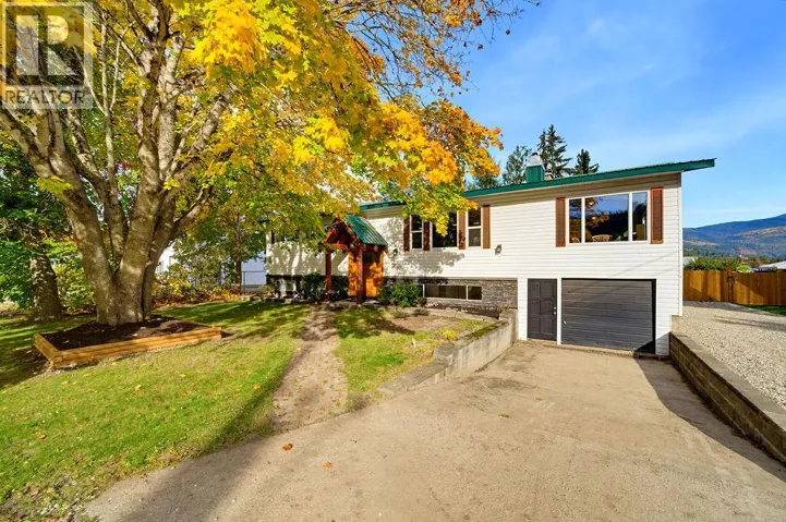 1230 Maclean McPherson Road, Sicamous, British Columbia V0E2V1