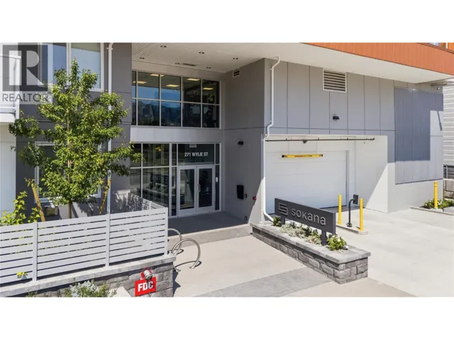 270 Riverside Drive Unit# 204, Penticton, British Columbia V2A5Y5
