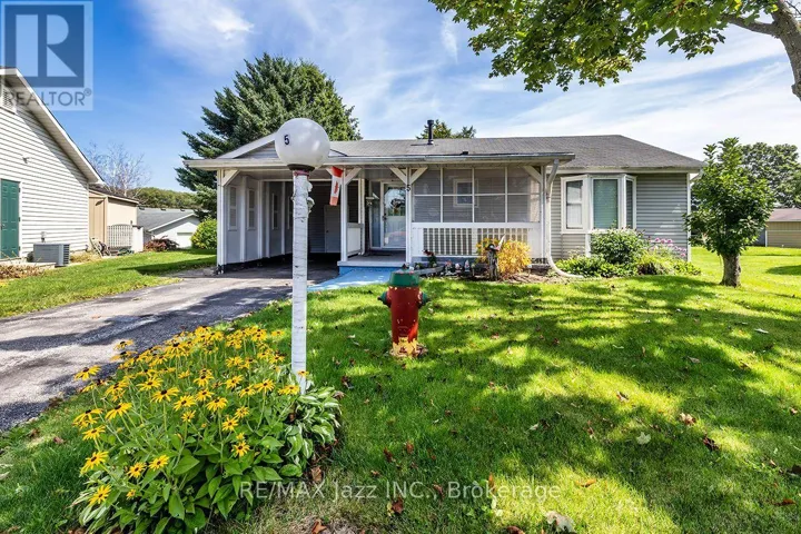 5 KING COURT, Clarington (Newcastle), Ontario L1B1L7
