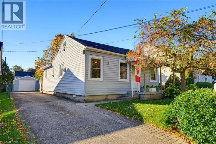 9 SPENCER Avenue, Dundas, Ontario L9H1E7