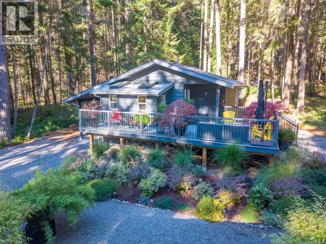 2701 Galley Cres, Pender Island, British Columbia V0N2M2