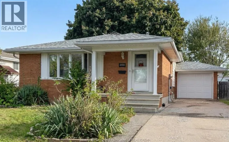 2938 RUSHTON DRIVE, Windsor, Ontario N8R1M4