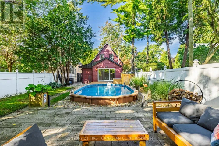 26 THORNTON AVENUE, London East (East B), Ontario N5Y2Y2