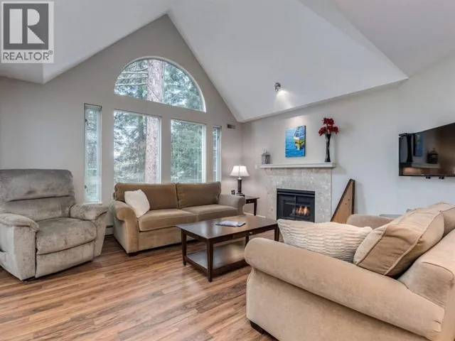 304 1675 AUGUSTA AVENUE, Burnaby, British Columbia V5A4S8