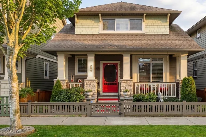 259 172A STREET, Surrey, British Columbia V3Z9R1