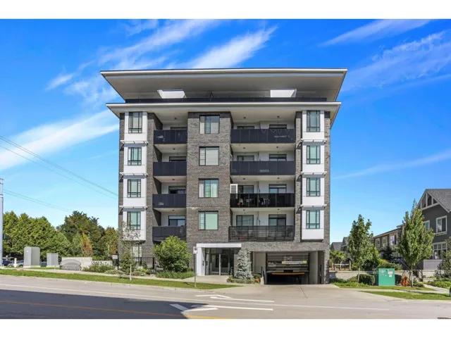 307 13623 81A AVENUE, Surrey, British Columbia V3W3N7