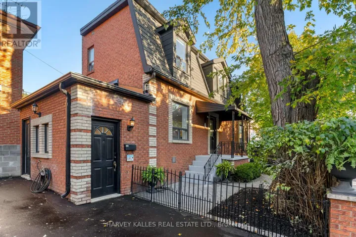 15 MARKHAM STREET, Toronto (Trinity-Bellwoods), Ontario M6J2G1