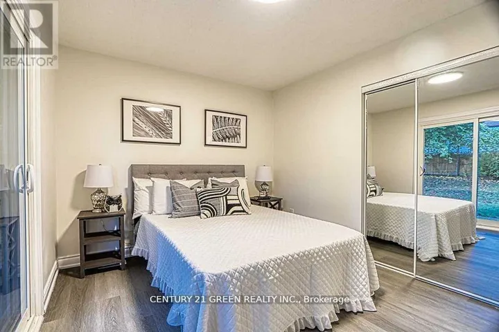 164 GARDINER DRIVE, Hamilton (Gilkson), Ontario L9C6N4