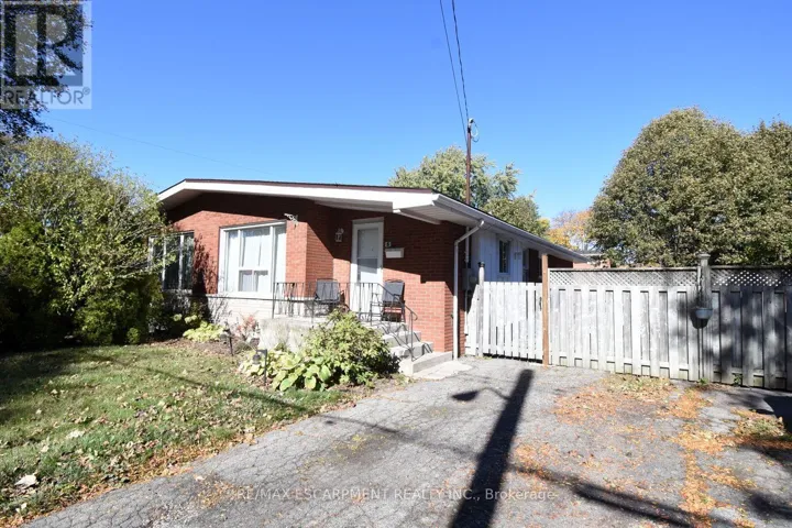 5 RONALDSHAY AVENUE, Hamilton (Greeningdon), Ontario L9A3B2