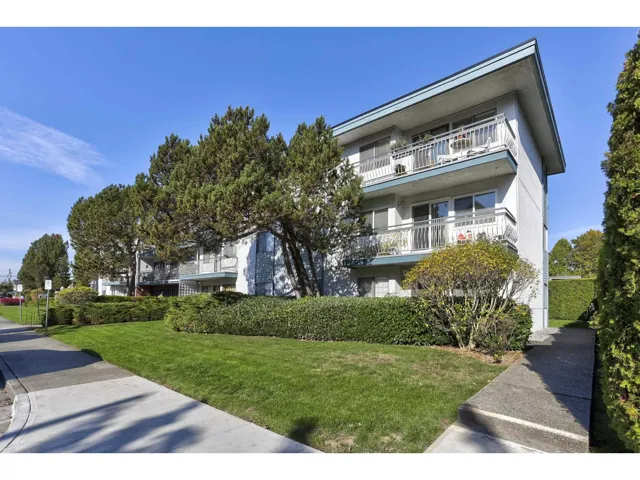 218 17707 57A AVENUE, Surrey, British Columbia V3S1J2