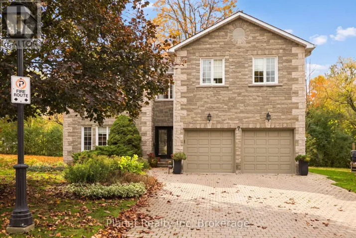 7 - 25 MANOR PARK CRESCENT, Guelph (Dovercliffe Park/Old University), Ontario N1G1A2