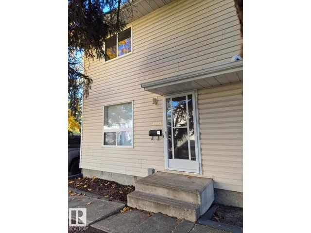 18223 74 AV NW, Edmonton, Alberta T5T2G6