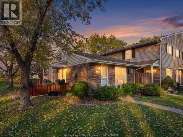2949 Meadowbrook LANE, Windsor, Ontario N8T3C4