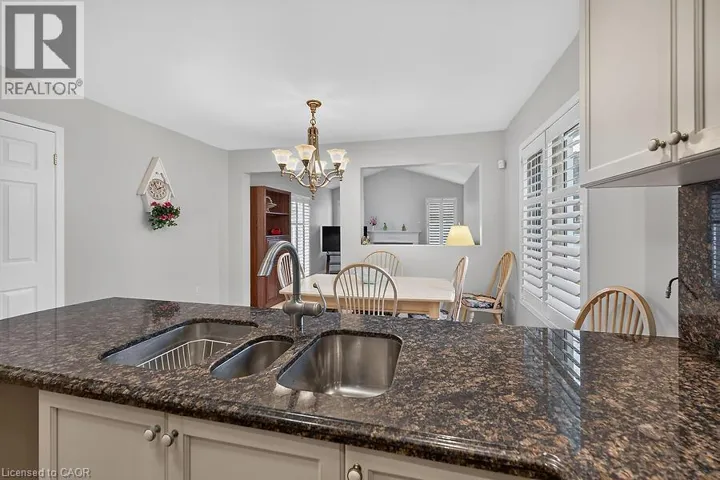166 TOBY Crescent, Hamilton, Ontario L8T2P2